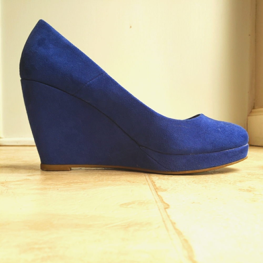 Apt. 9 royal blue suede wedge platform heels